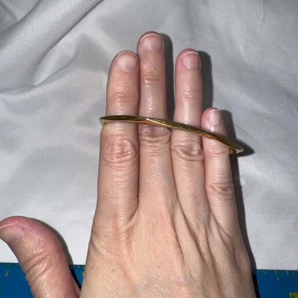 8" Vintage Monet Goldtone Faceted Bangle Bracelet - Picture 5 of 11